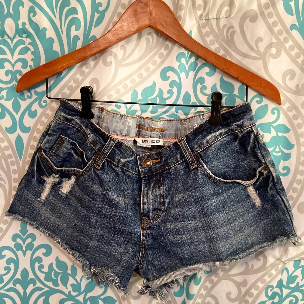 Billabong Shorts, never worn, new w/o tags size 9